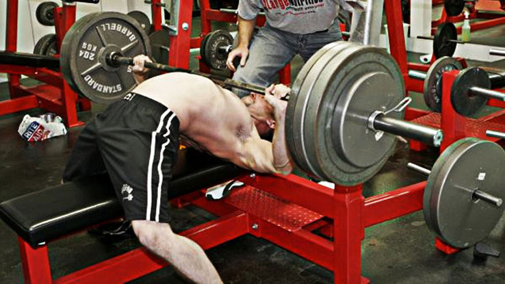 Fake-Strength-Stop-Arching-the-Bench-Press.jpg