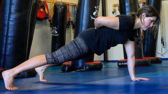 Placement of the Free Hand in the One-arm Push-up