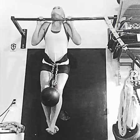 Jen Meehan performing the weighted pullup